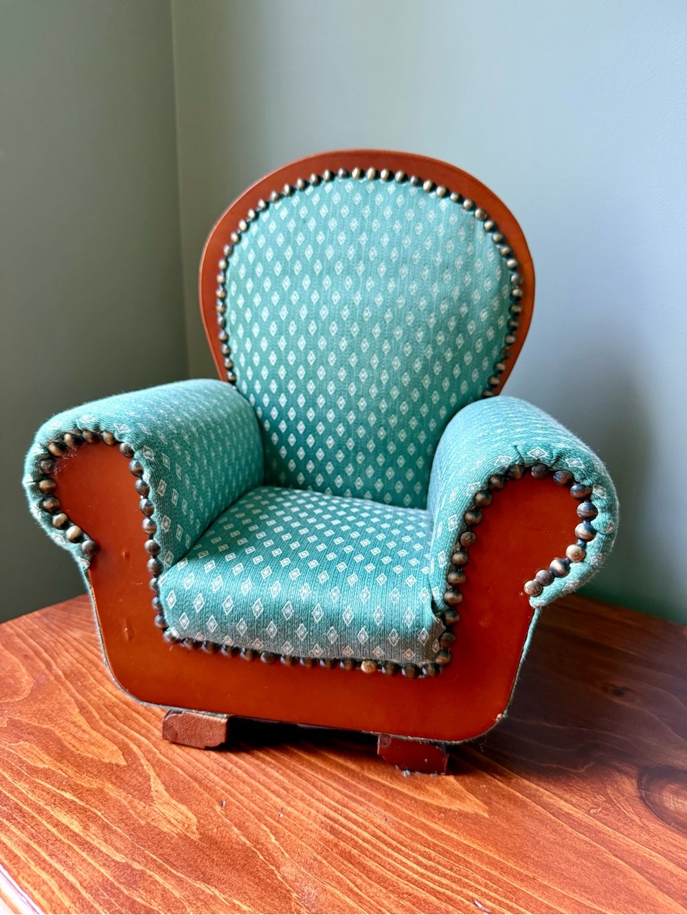 Dayton Hudson Corp 1990’s Vintage Doll Green Upholstered Armchair 14” Height